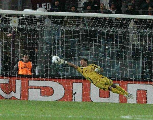 Livorno tutto cuore e super Bardi, con il Crotone torna alla vittoria!