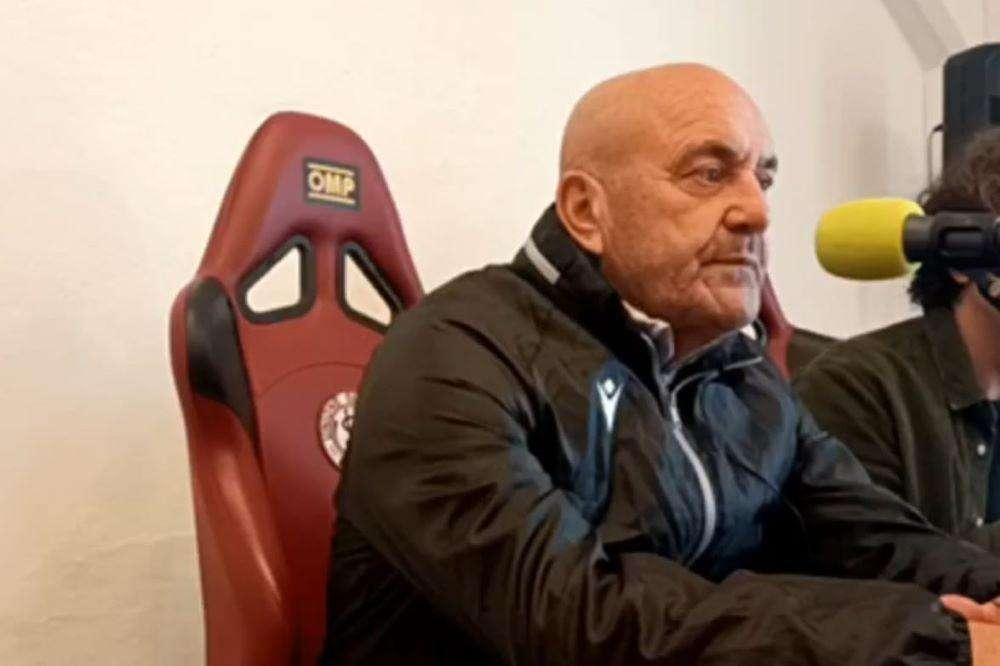 Favarin in sala stampa