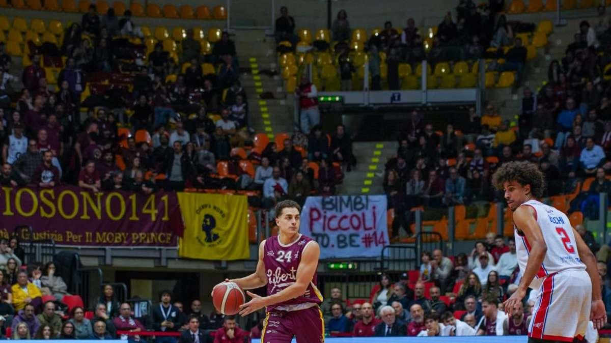 A2. La Libertas cade a Cremona nel finale dopo una grande battaglia, 79 a 76