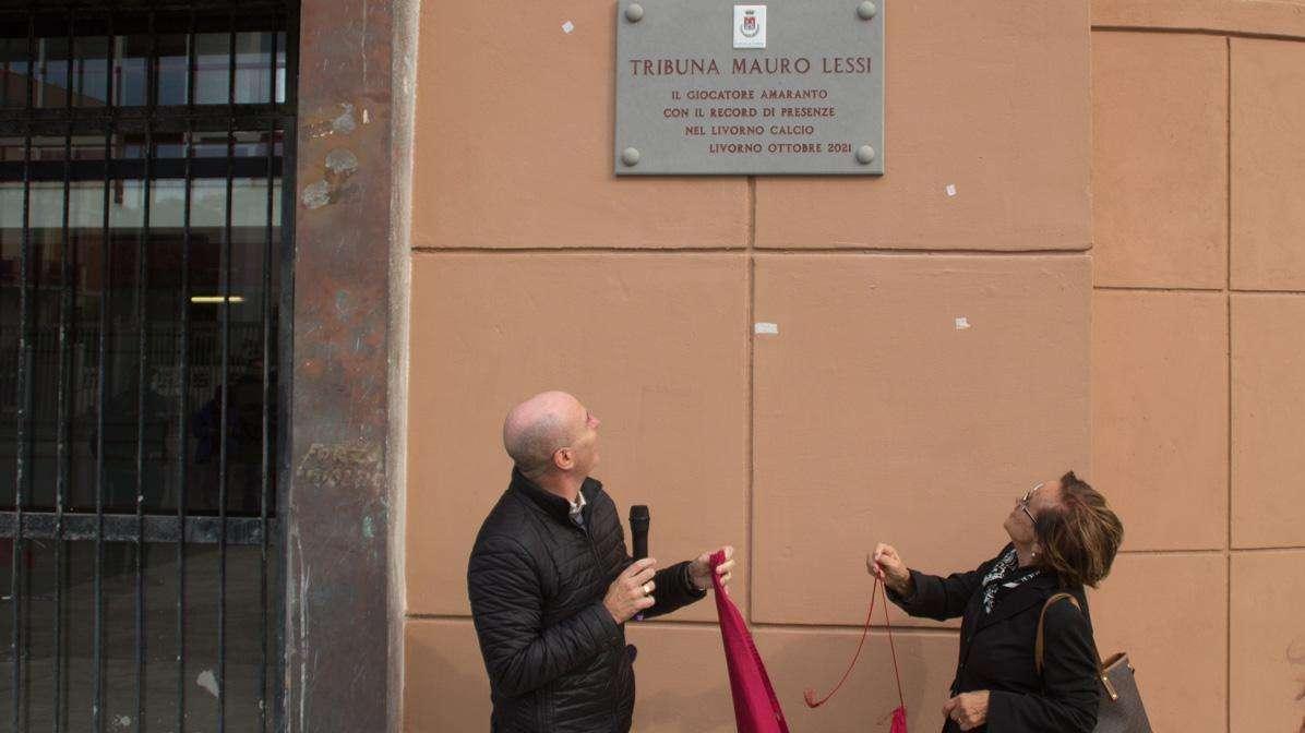 L'inaugurazione della targa