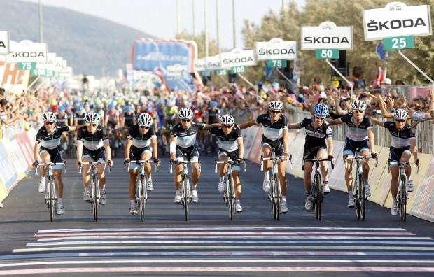 Fra applausi e lacrime Livorno ha abbracciato il Giro e Wouter