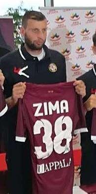 Zima: "Qui per giocarmi il posto"