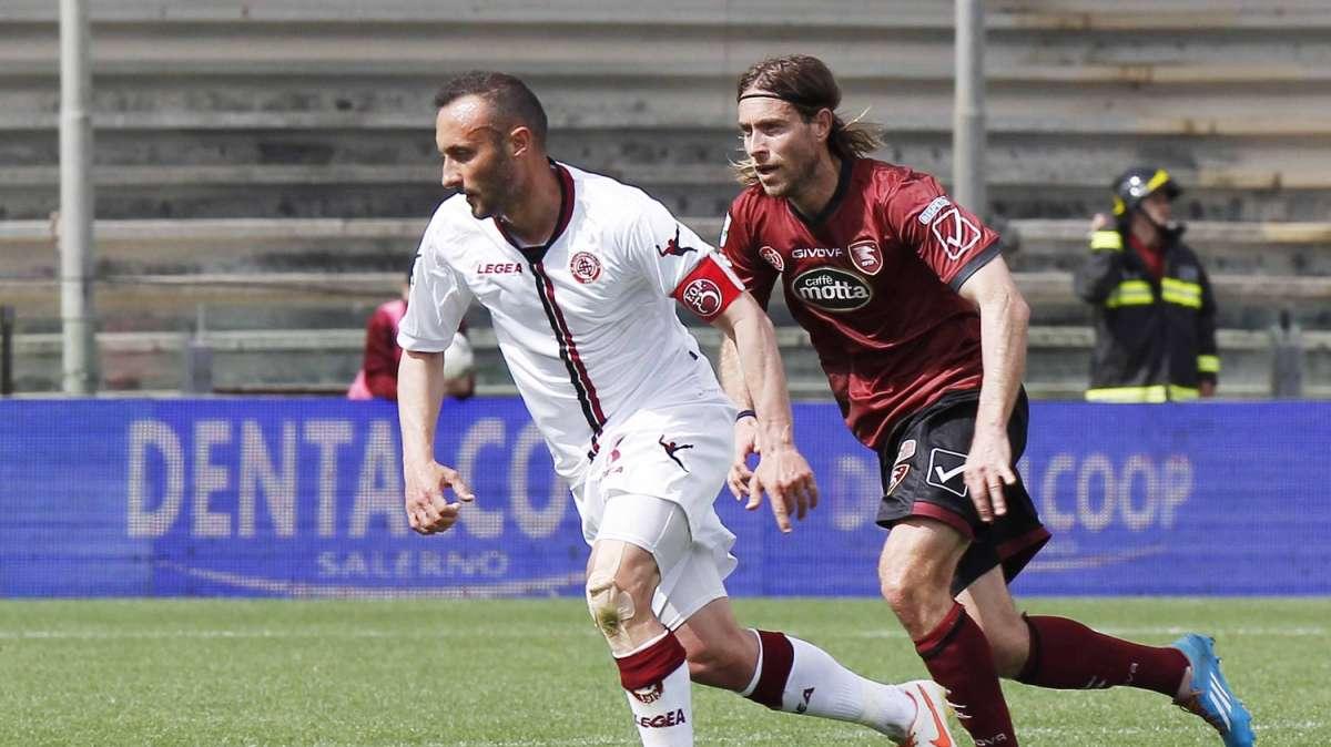 Fumata bianca, Luci rinnova per altri due anni