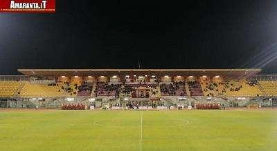 Lo stadio Picchi in notturna