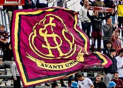 La bandiera amaranto