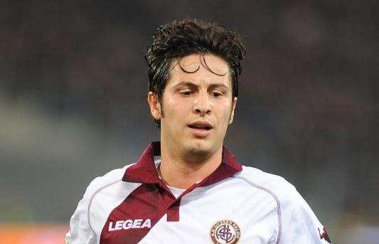Il Livorno non spegne la luce, Cagliari rimontato. Al Sant'Elia finisce 2-2