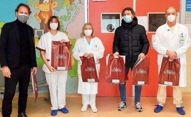 Dal Canto e Rubino babbi Natale al reparto di Pediatria del primario Danieli
