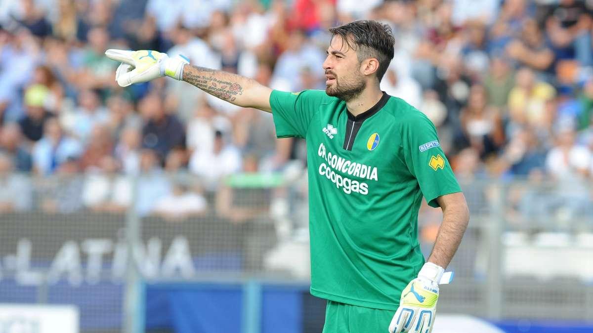 Pinsoglio aggredito nella notte a Tirrenia