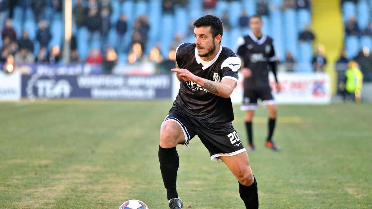 Ufficialità. Il Livorno ingaggia Benassi dalla Pistoiese, Maresca al Sorrento