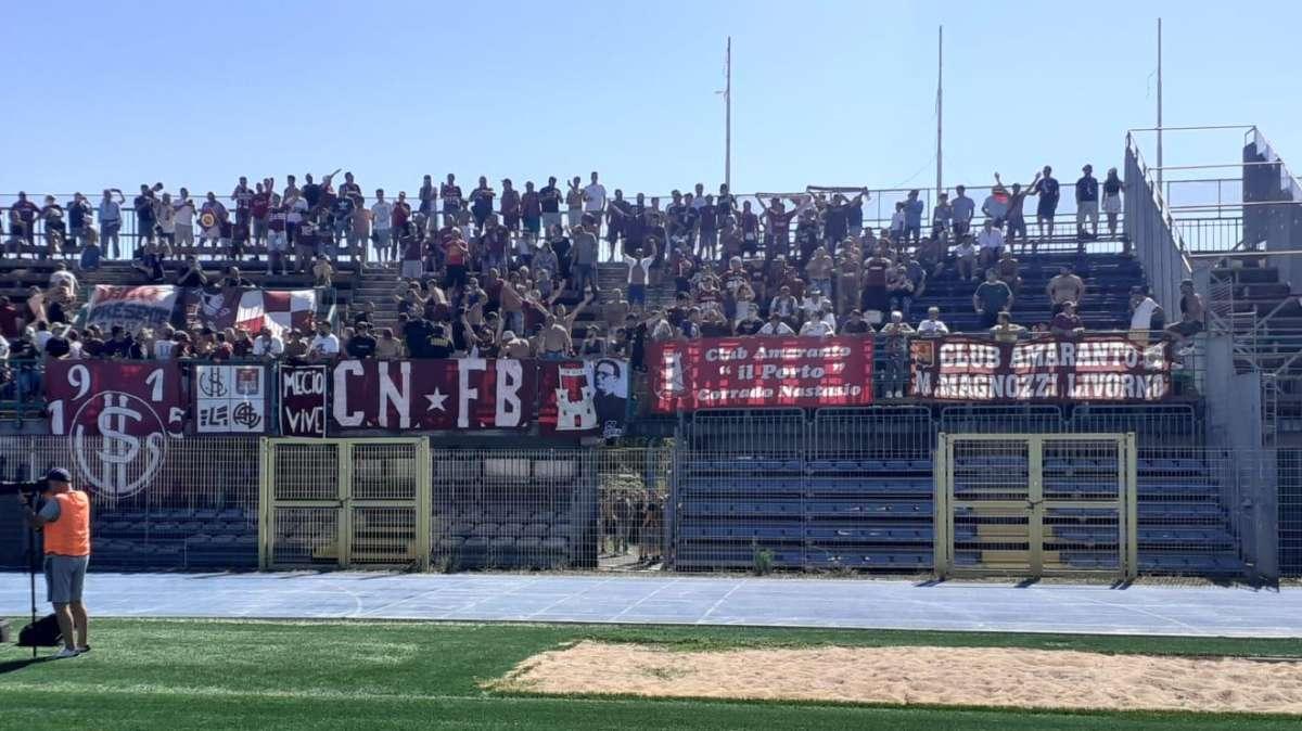 Tifosi amaranto a Pomezia