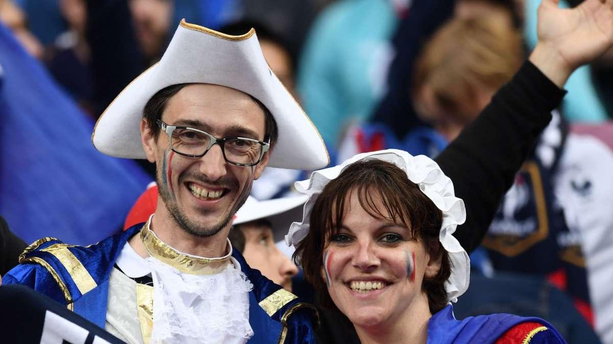 La Francia usa il cervello, stagione calcistica annullata
