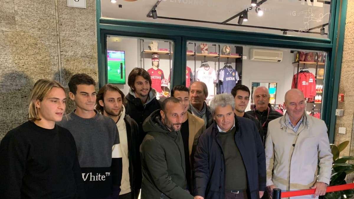 Livorno. Aperto in centro il nuovo store della società amaranto