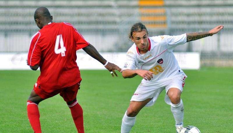 Il Livorno ci prova ma il Verona s'impone, 0 a 2