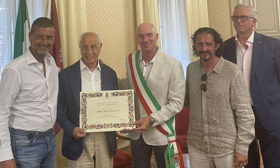 Salvetti premia il Livorno