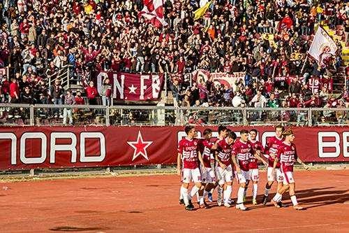 Festeggiamenti sotto la curva