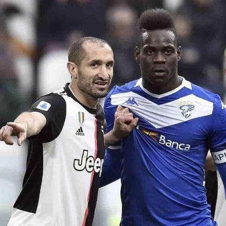 Chiellini dona la maglia alla Croce Rossa: il bel gesto per la sua Livorno 