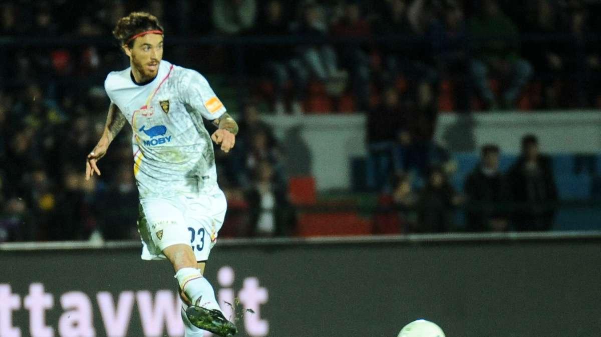 Serie BKT, il punto dopo la trentacinquesima: il Lecce vince lo scontro diretto,frenata Palermo