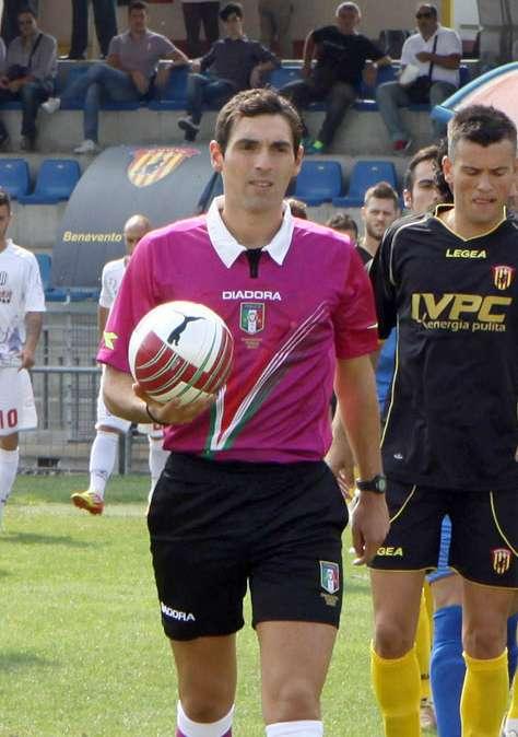 Chi è Sacchi, l'arbitro di Latina-Livorno