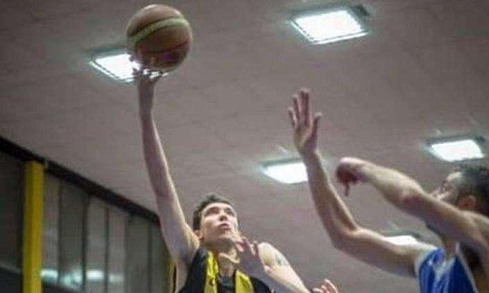 Ex promessa del basket stroncato da un infarto a 23 anni