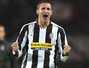 Derby di Manchester per il livornese Chiellini