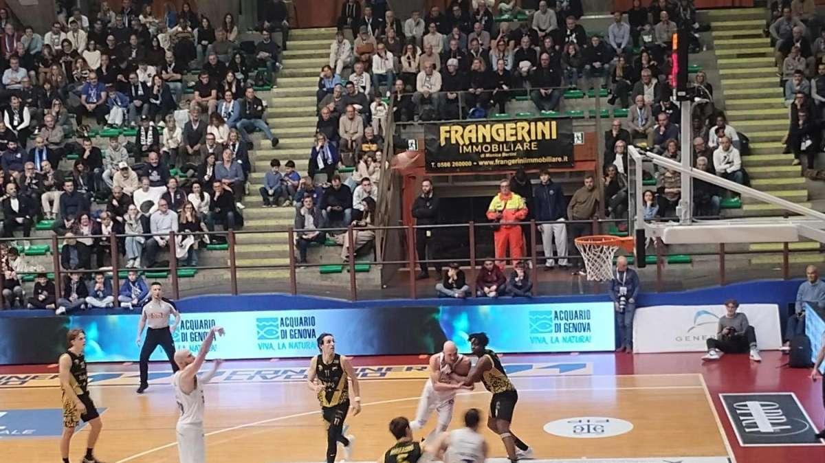 Lucarelli in azione 