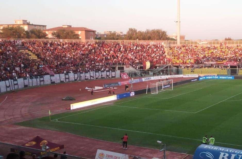 Sequestrato uno striscione agli ultras, protesta in curva Nord