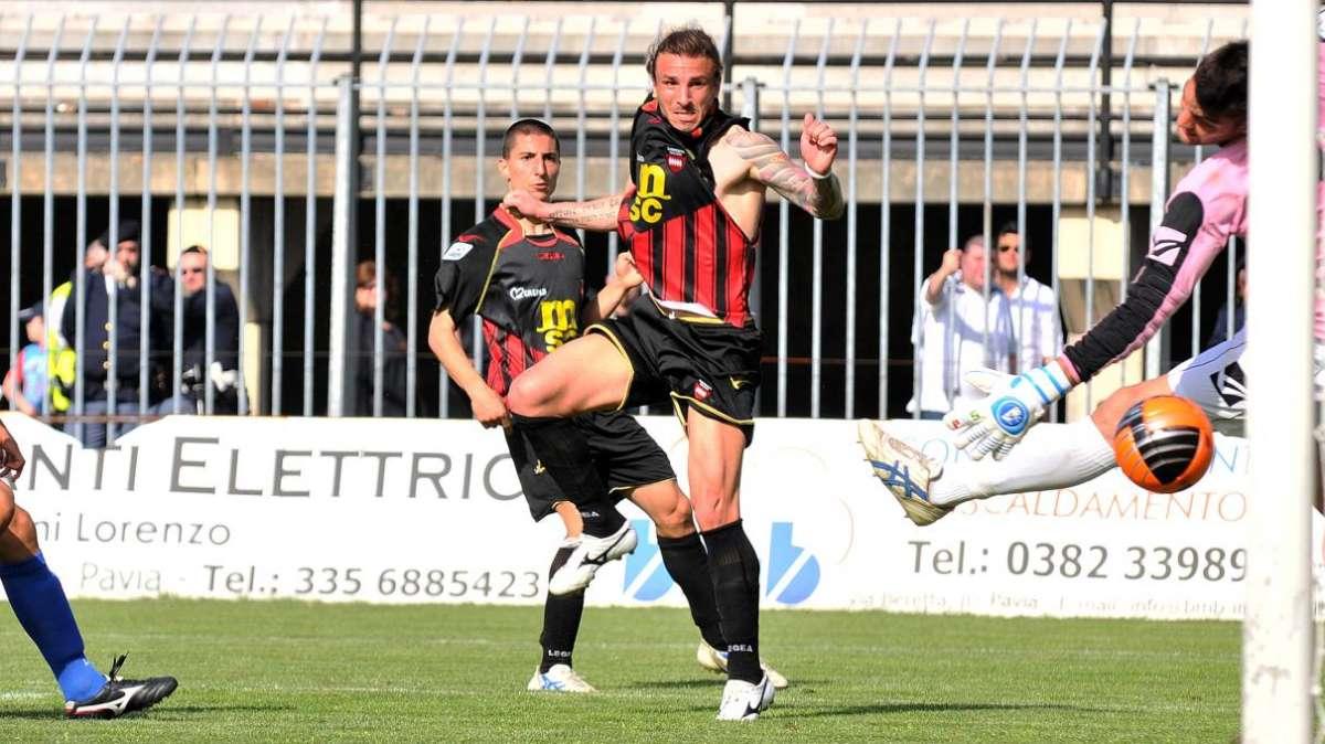 Esclusiva. L'agente di Paulinho: "Rinnoverà con il Livorno"