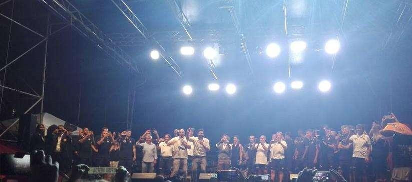 Amaranto, in migliaia in piazza per la presentazione