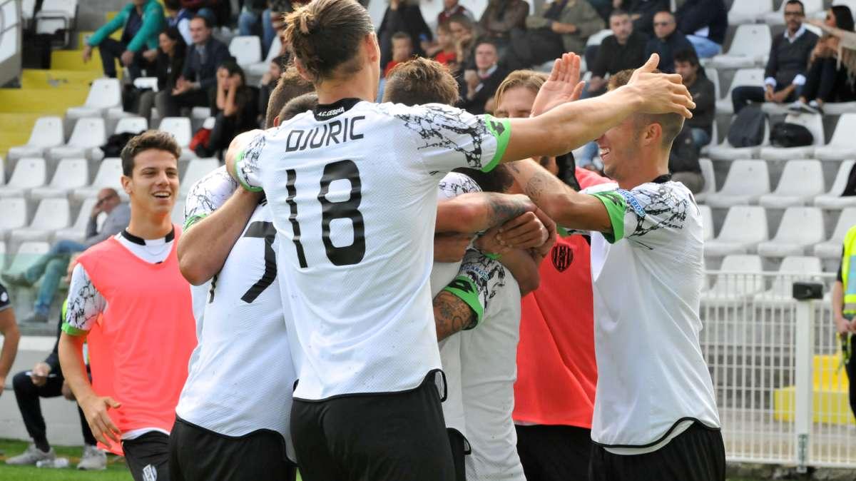Il punto sulla B. Cagliari e Cesena sorpassano il Crotone