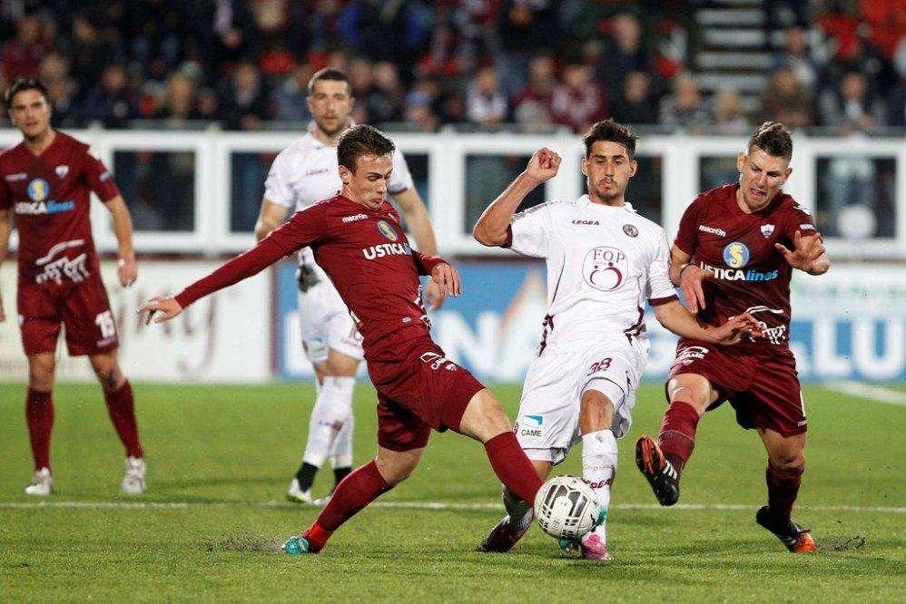 Livorno, a Trapani vince la noia: 0 a 0
