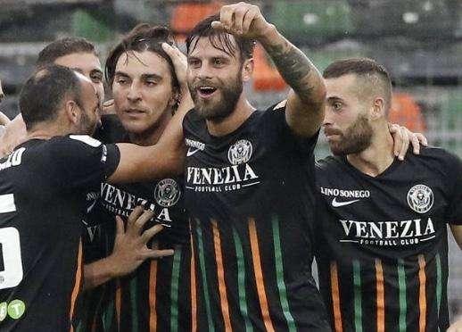 Serie B, un giocatore del Venezia positivo al coronavirus Covid-19