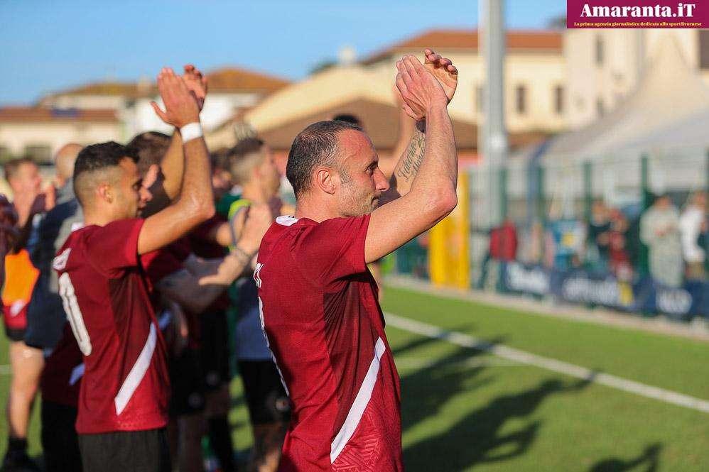 Capitan Luci davanti ai tifosi