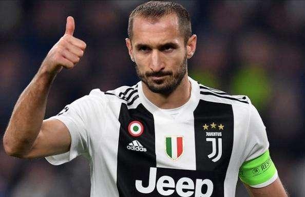 Chiellini, ufficiale il suo rinnovo con la Juventus 