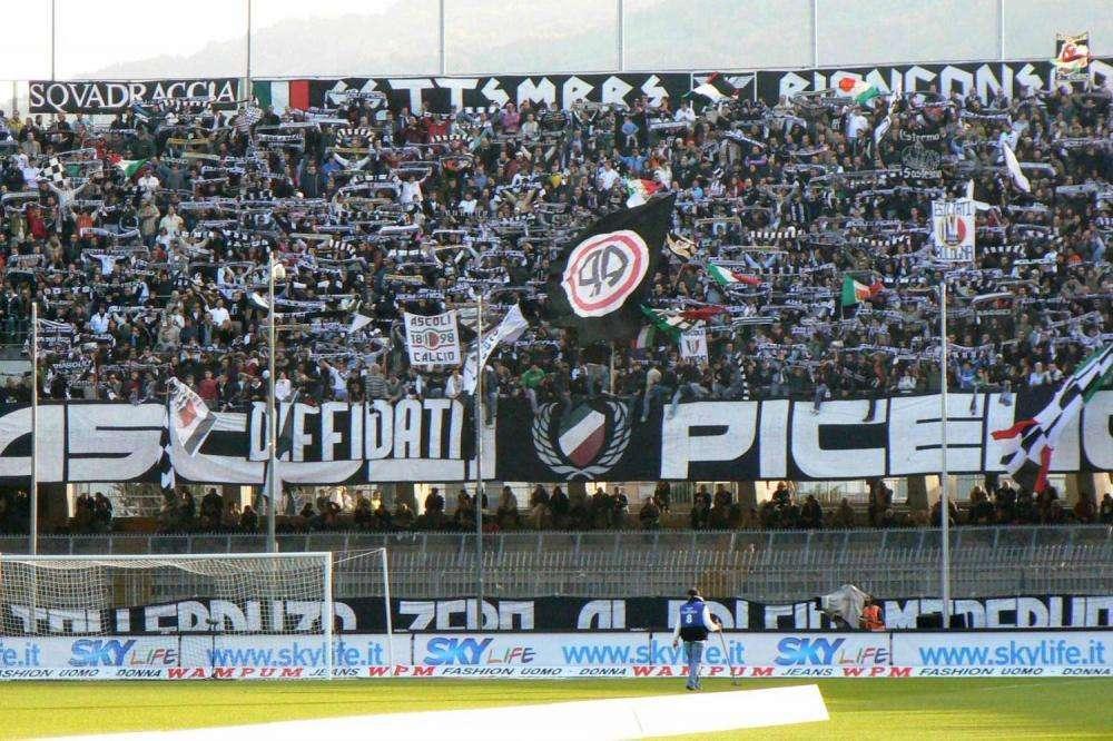 Il Livorno perde anche ad Ascoli e adesso è crisi, 2 a 0
