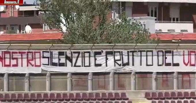 Uno striscione della Nord