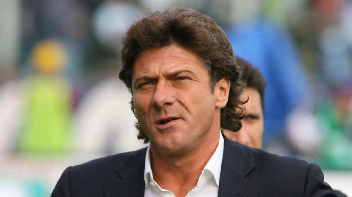 La biografia di Walter Mazzarri è legata anche al Livorno