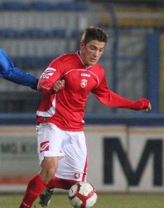 Ex amaranto. Surraco torna in Italia