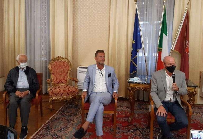 La cerimonia in Comune