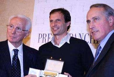 Consegnata ad Allegri la Panchina d'Oro