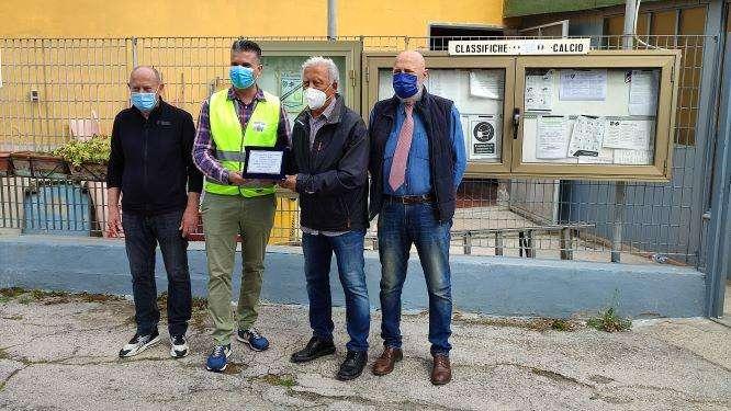 Pro Livorno e Senza Frontiere, consegnata targa di ringraziamento per raccolta fondi
