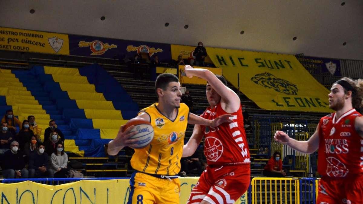 Serie B. Piombino batte Cecina nel recupero, 78 a 69
