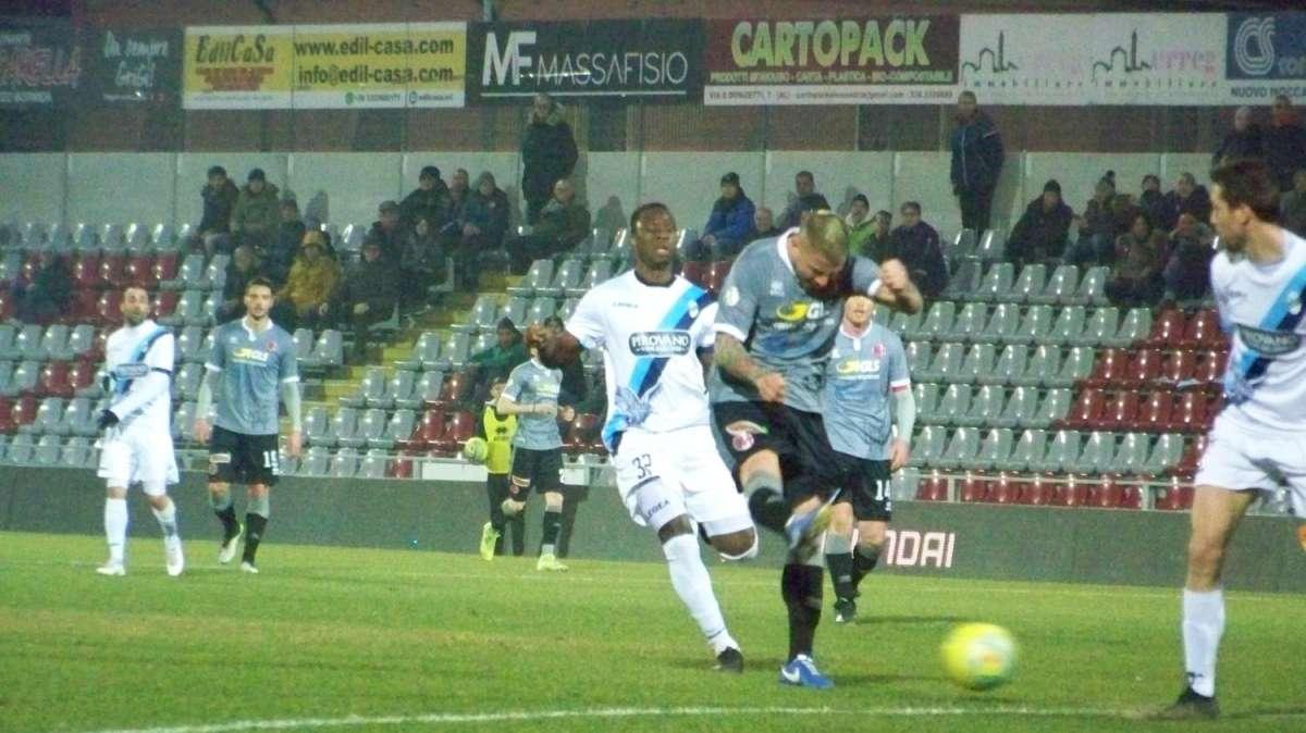 Livorno-Olbia, i convocati. Assente Mazzarani