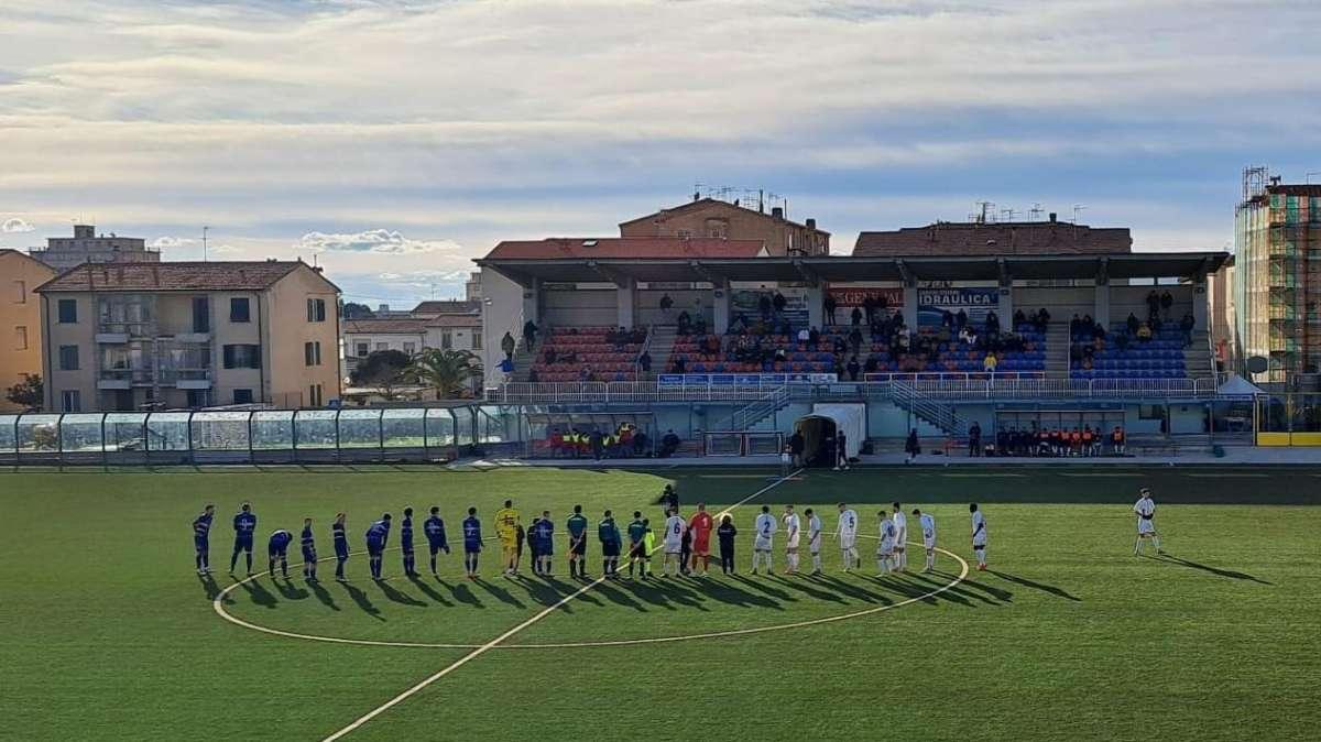 Cecina e Saline a centrocampo