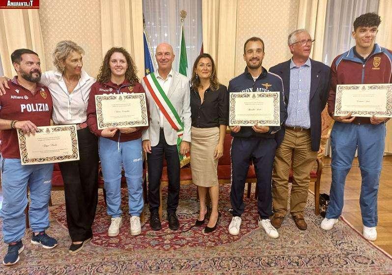 La cerimonia in Comune