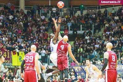 Un momento del derby