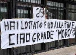 Tragedia Morosini, lacrime e bandiere fuori dallo stadio Picchi
