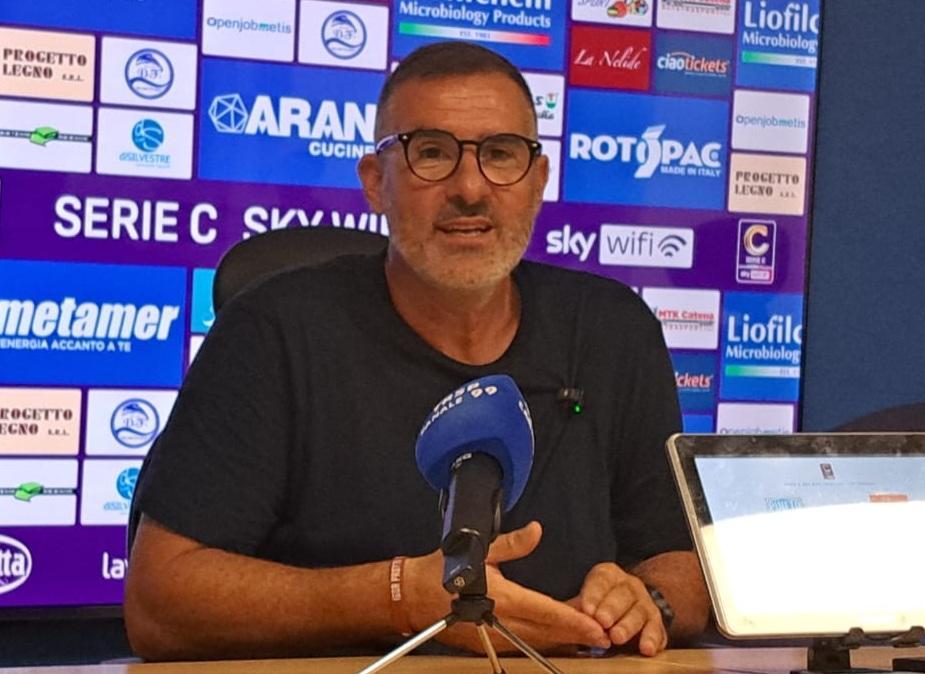 Sala stampa. Lucarelli, Livorno: "Punto prezioso ottenuto tra mille difficoltà"