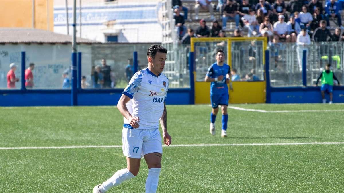 Ex amaranto. Lo Faso torna nel calcio a undici e firma con l'Akragas