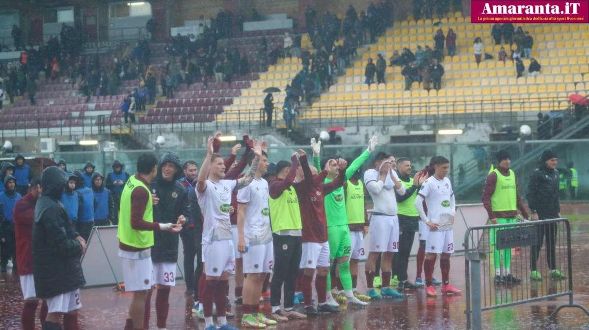 Il saluto alla curva
