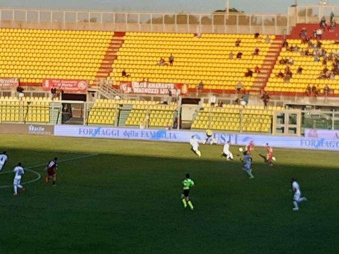 Il Livorno crolla in casa con il Cosenza, 0 a 3